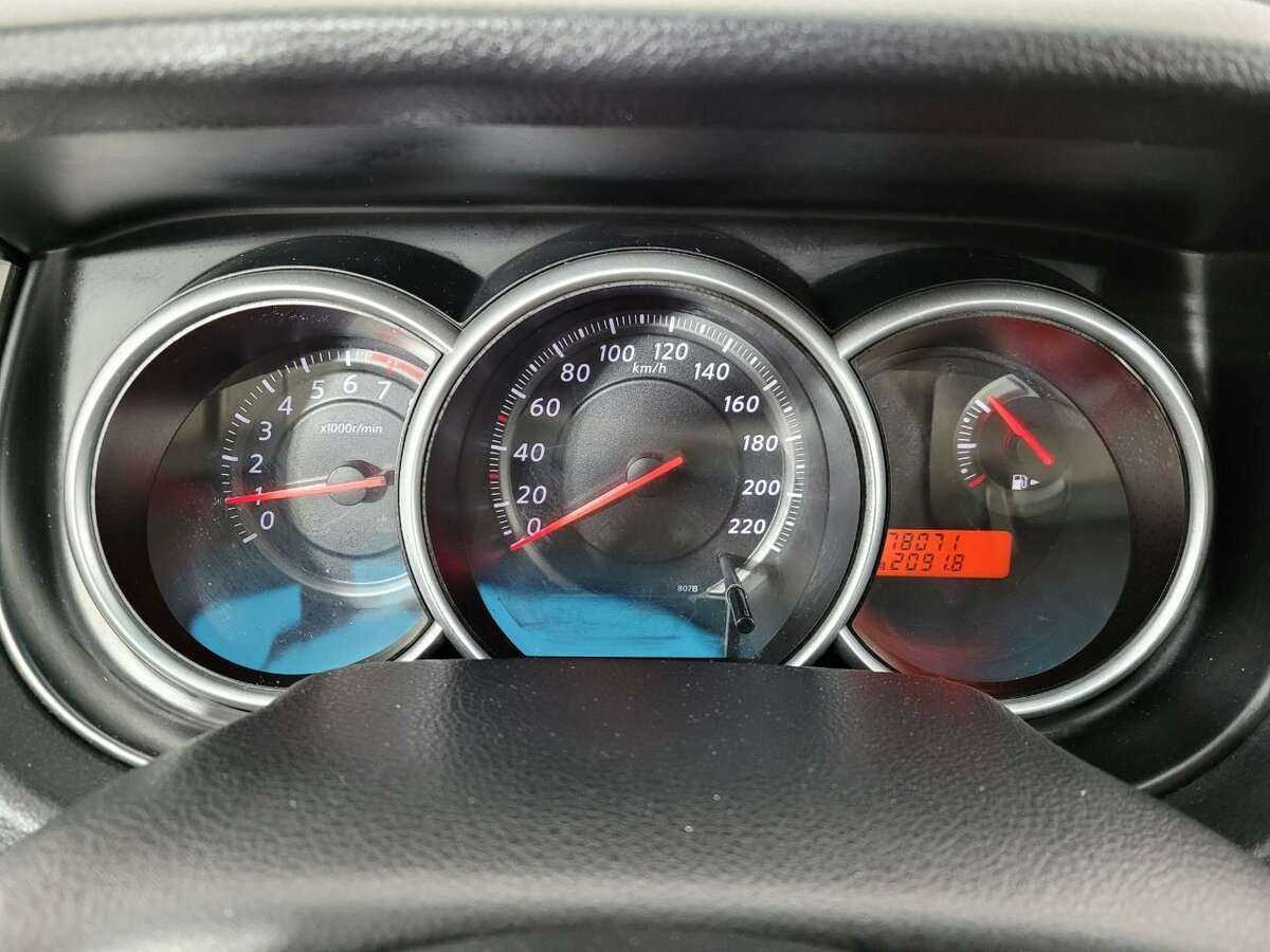 Б/У Ниссан Тиида 2013 года. Фото: #10