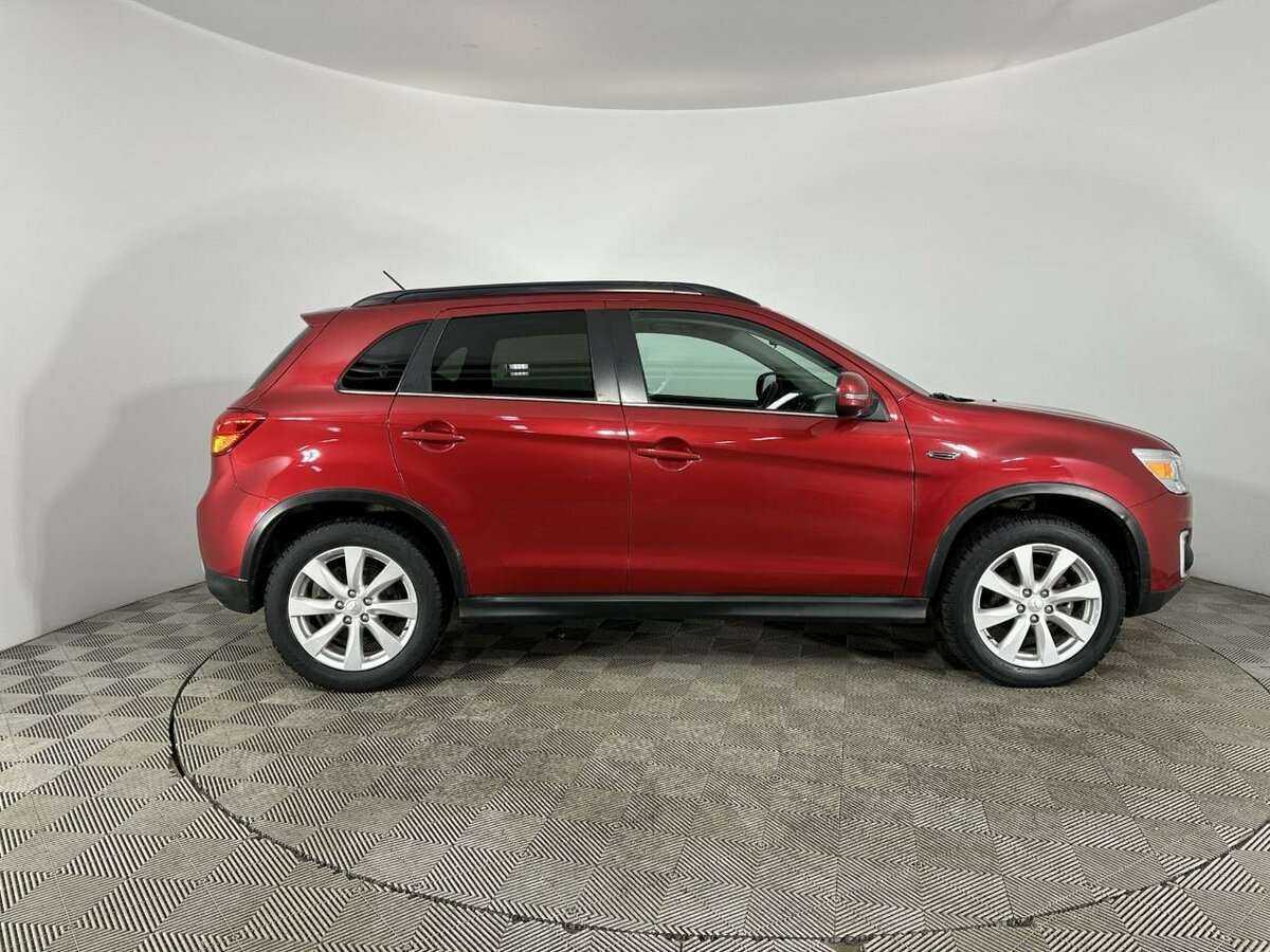 Б/У Митсубиши АС-Икс 2014 года. Фото: #3