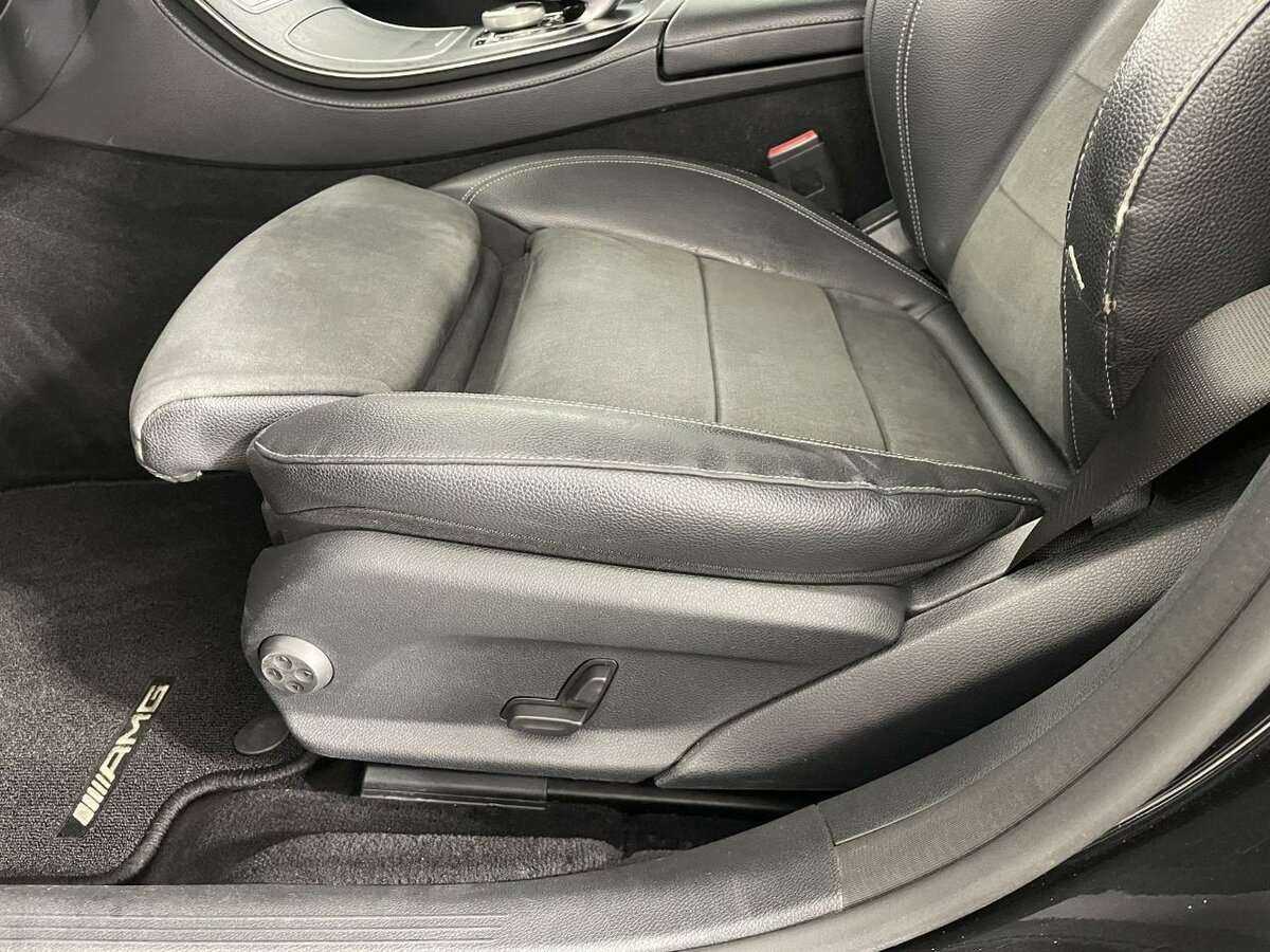 Б/У Мерседес-Бенц Е-Класс 2019 года. Фото: #9