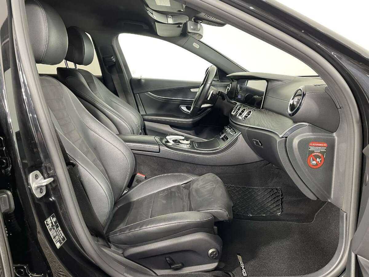 Б/У Мерседес-Бенц Е-Класс 2019 года. Фото: #11