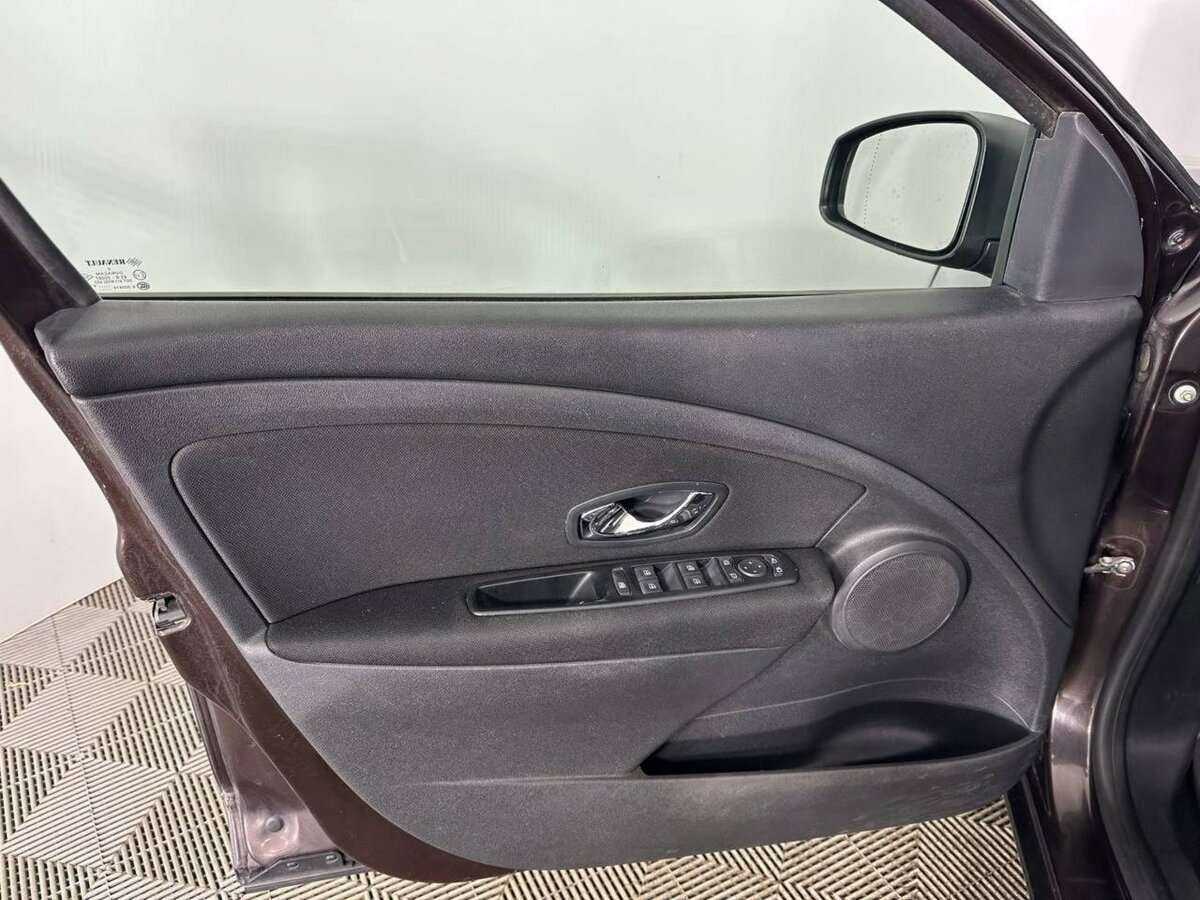 Б/У Рено Флюенс 2014 года. Фото: #7