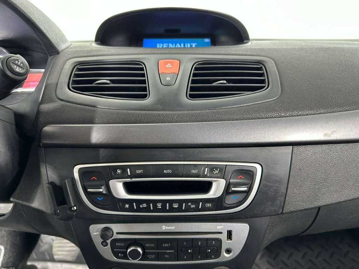 Б/У Рено Флюенс 2014 года. Фото: #11