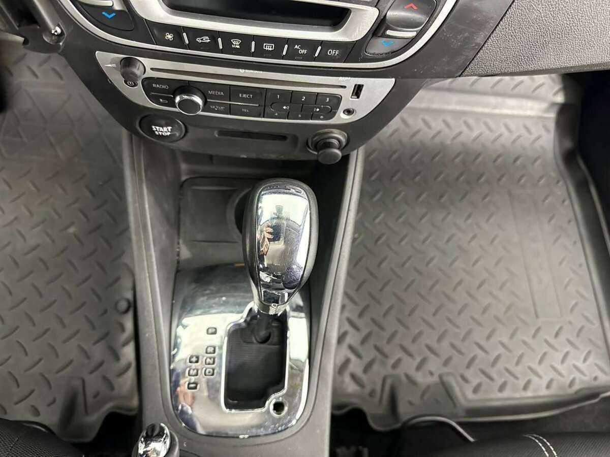 Б/У Рено Флюенс 2014 года. Фото: #12