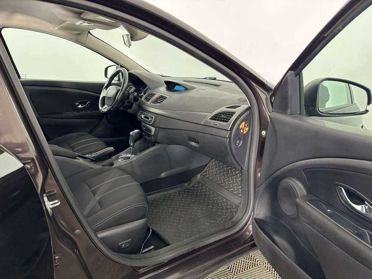 Б/У Рено Флюенс 2014 года. Фото: #13