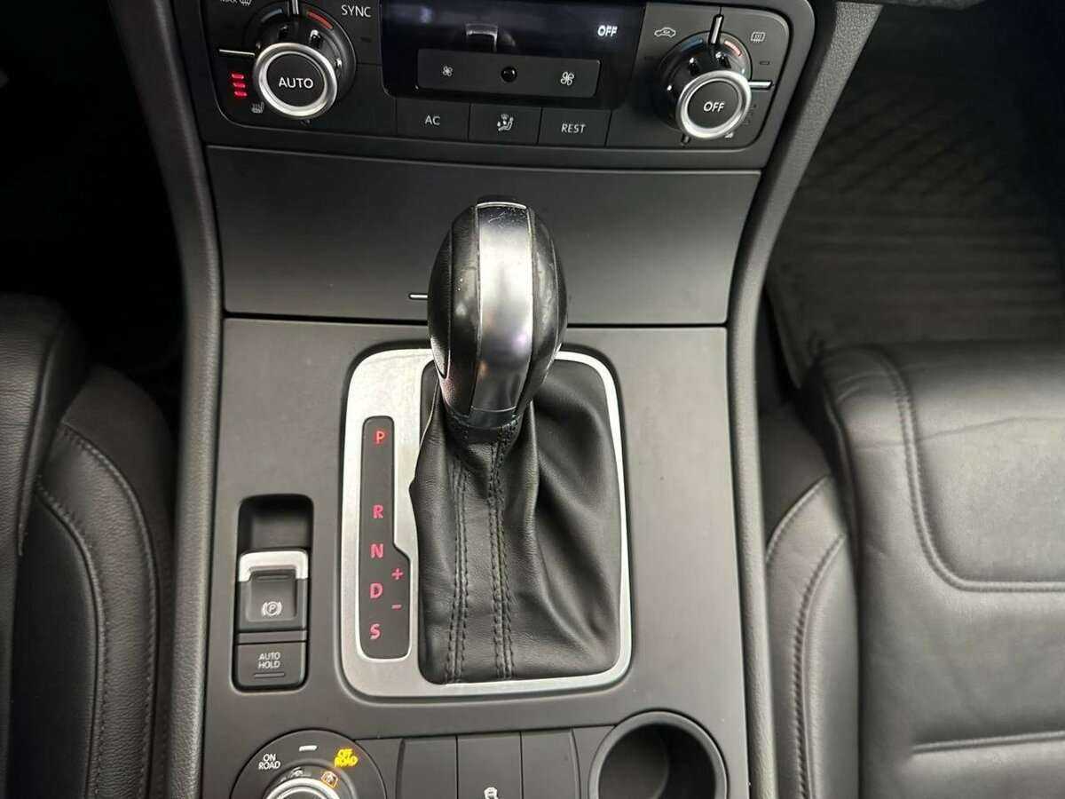 Б/У Фольксваген Туарег 2012 года. Фото: #12