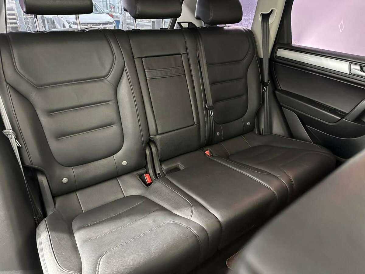 Б/У Фольксваген Туарег 2012 года. Фото: #14