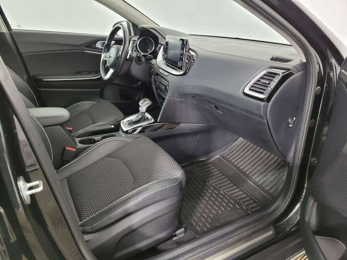 Б/У Киа Икс-Сид 2021 года. Фото: #12