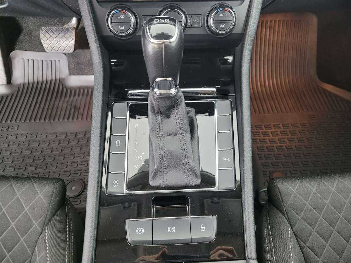 Б/У Шкода Суперб 2016 года. Фото: #12