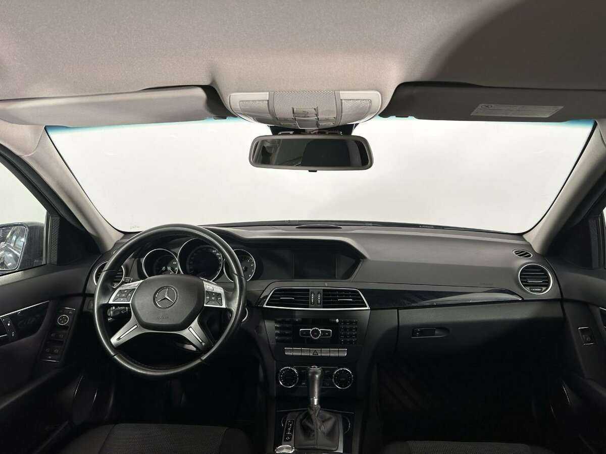 Б/У Мерседес-Бенц Ц-Класс 2011 года. Фото: #6