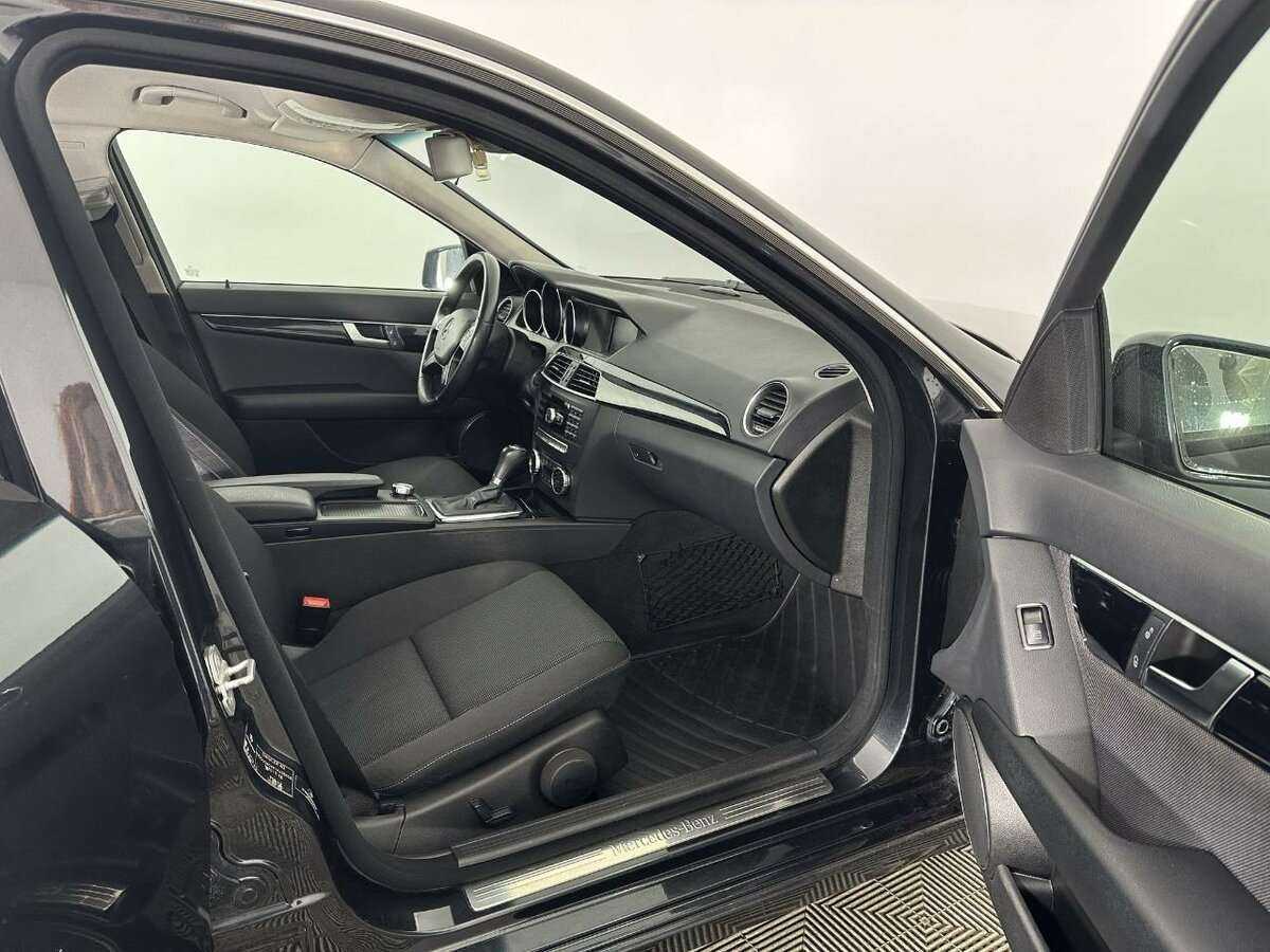 Б/У Мерседес-Бенц Ц-Класс 2011 года. Фото: #13