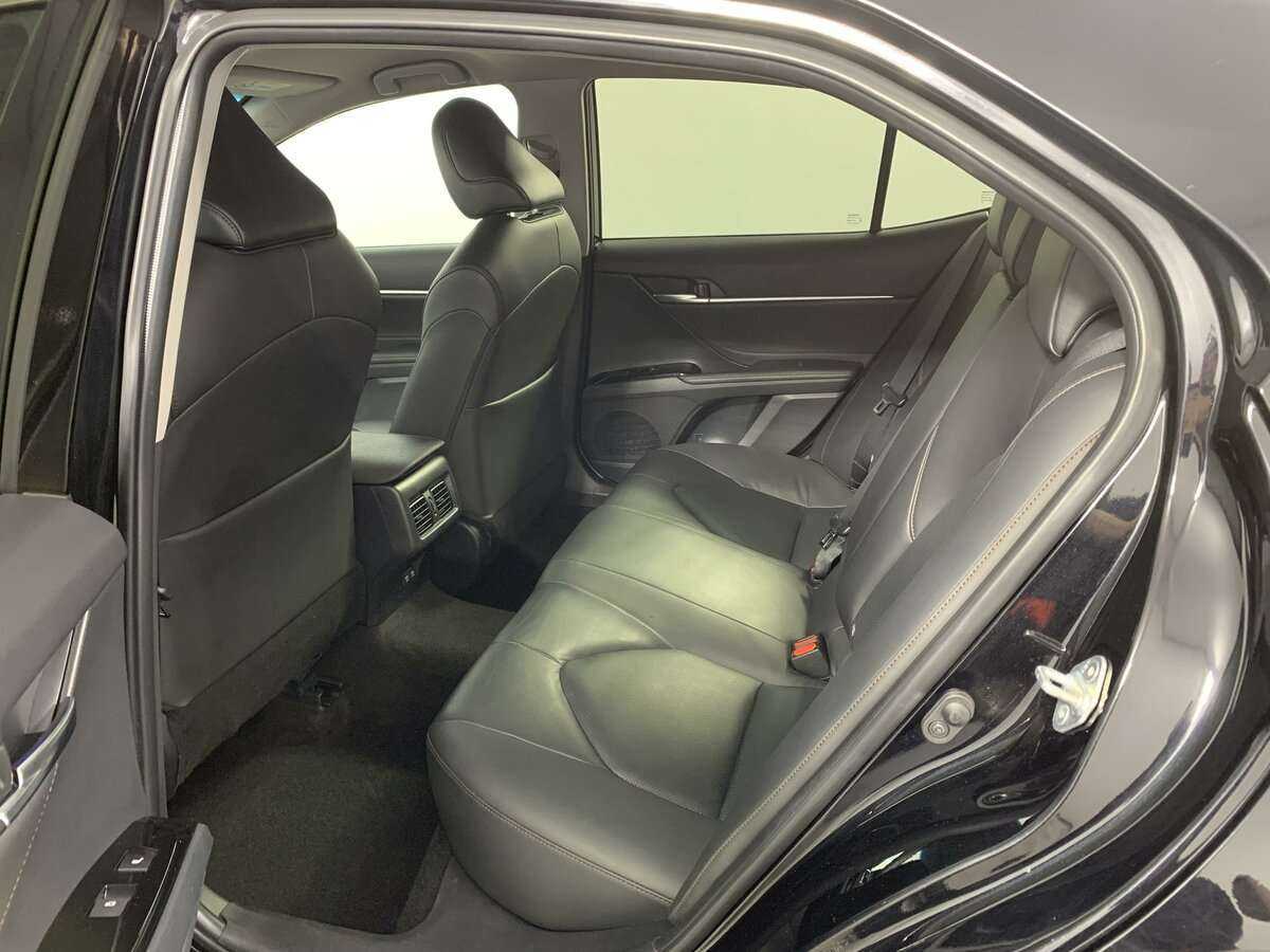 Б/У Тойота Камри 2019 года. Фото: #7