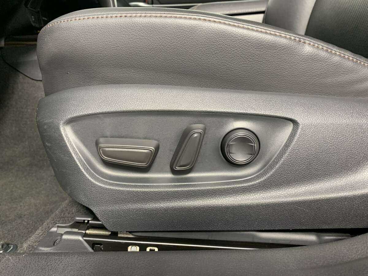 Б/У Тойота Камри 2019 года. Фото: #14