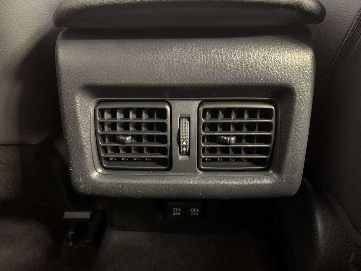 Б/У Тойота Камри 2019 года. Фото: #15