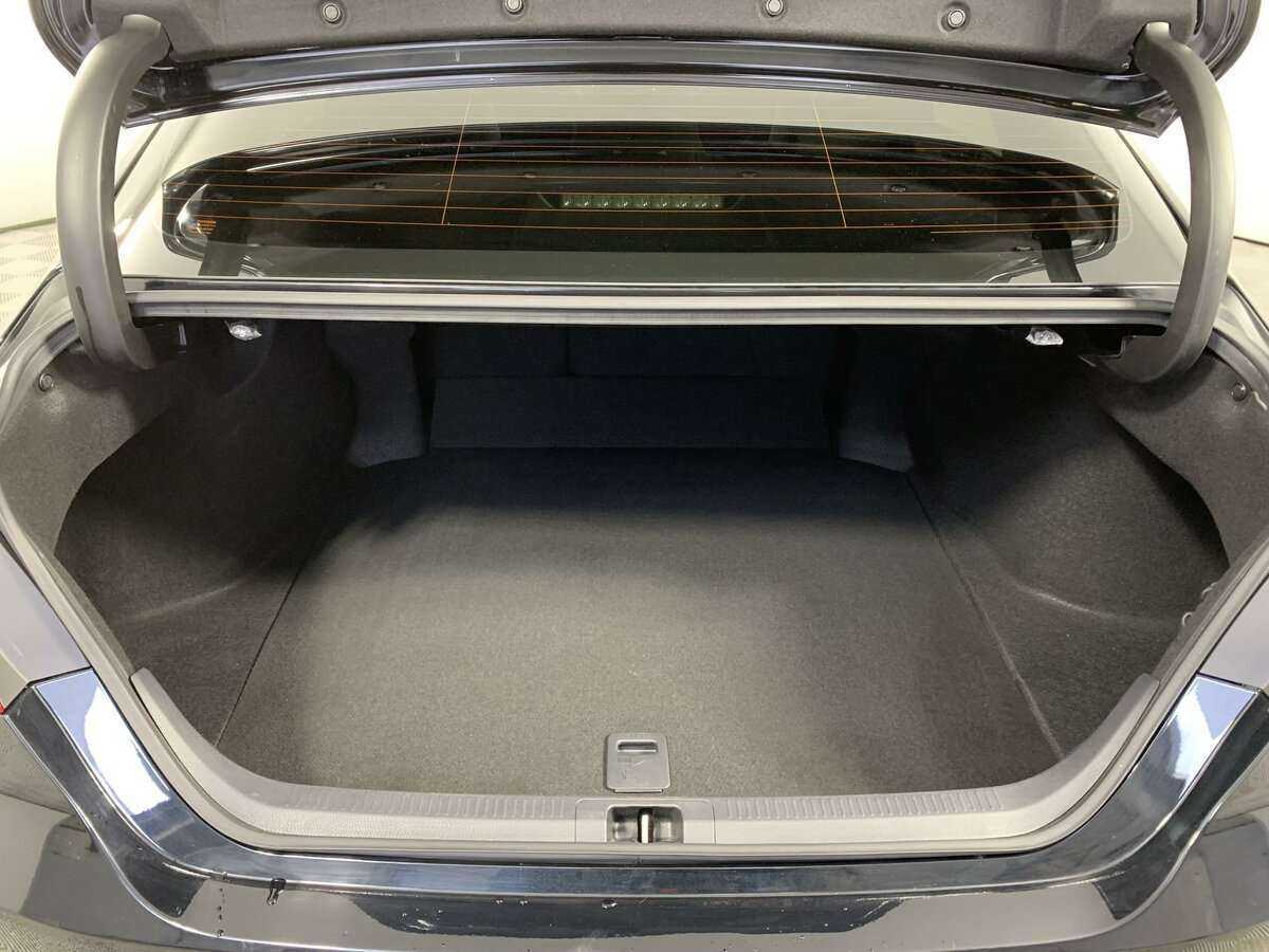 Б/У Тойота Камри 2019 года. Фото: #9