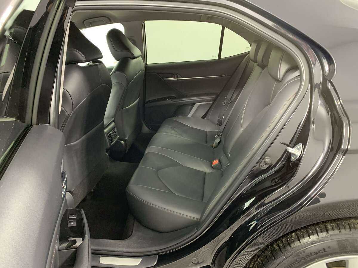 Б/У Тойота Камри 2019 года. Фото: #11