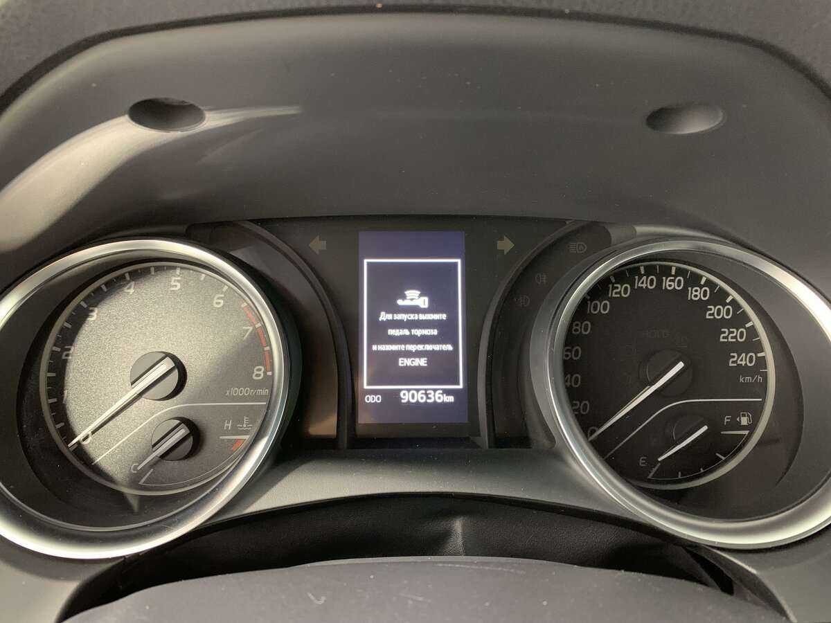 Б/У Тойота Камри 2019 года. Фото: #12