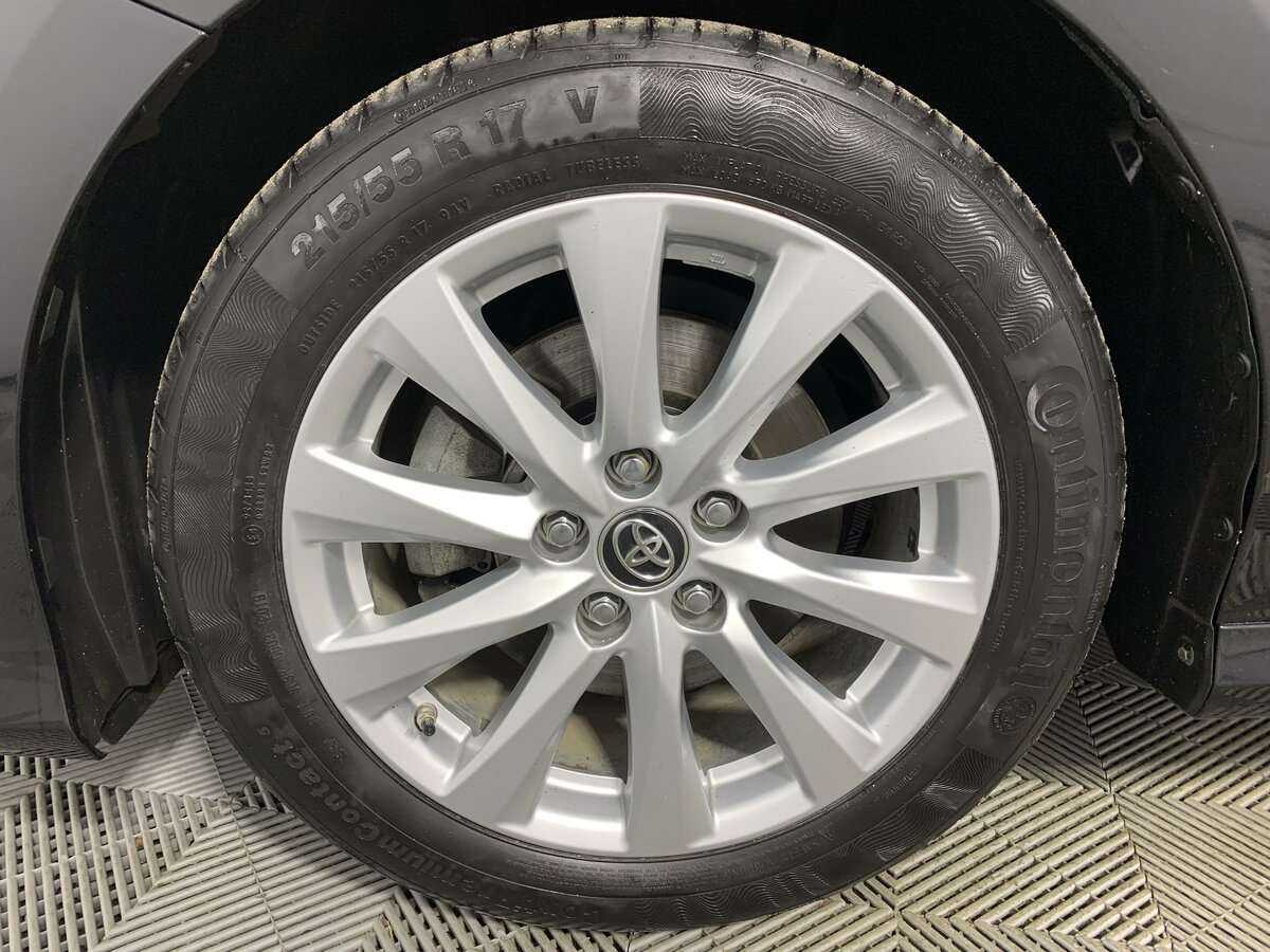 Б/У Тойота Камри 2019 года. Фото: #16