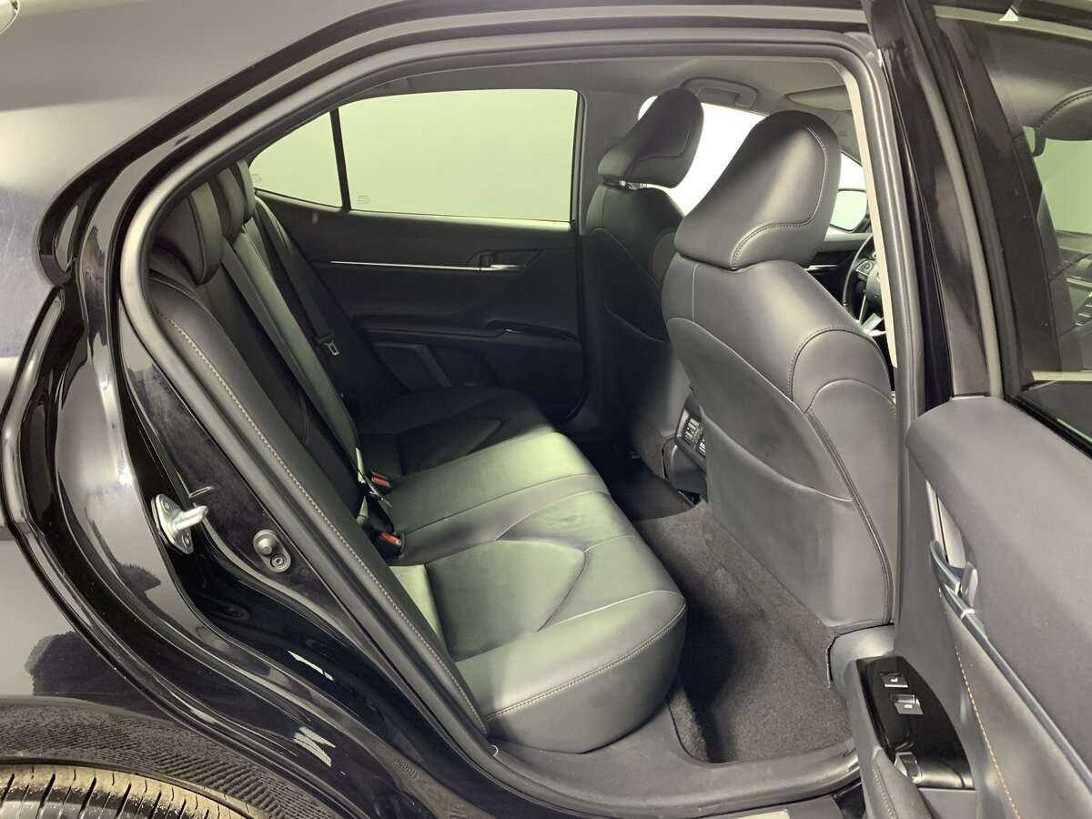 Б/У Тойота Камри 2019 года. Фото: #18