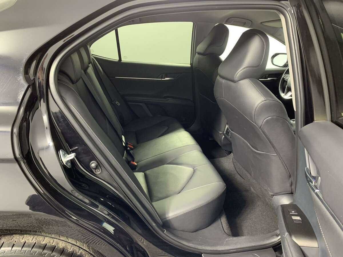 Б/У Тойота Камри 2021 года. Фото: #13