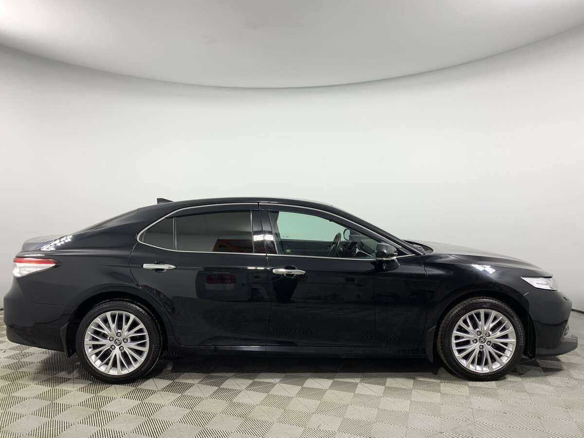 Б/У Тойота Камри 2020 года. Фото: #2