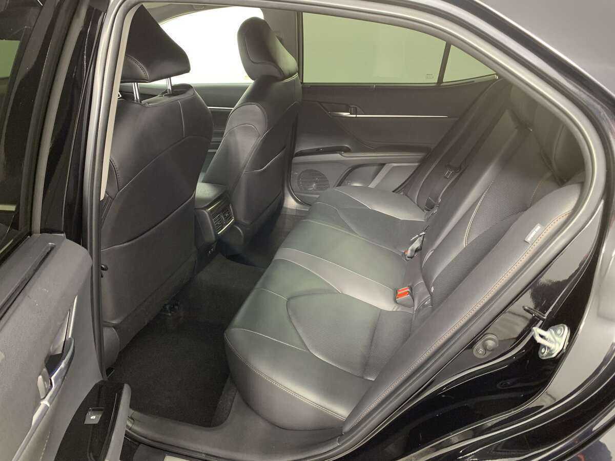 Б/У Тойота Камри 2020 года. Фото: #8