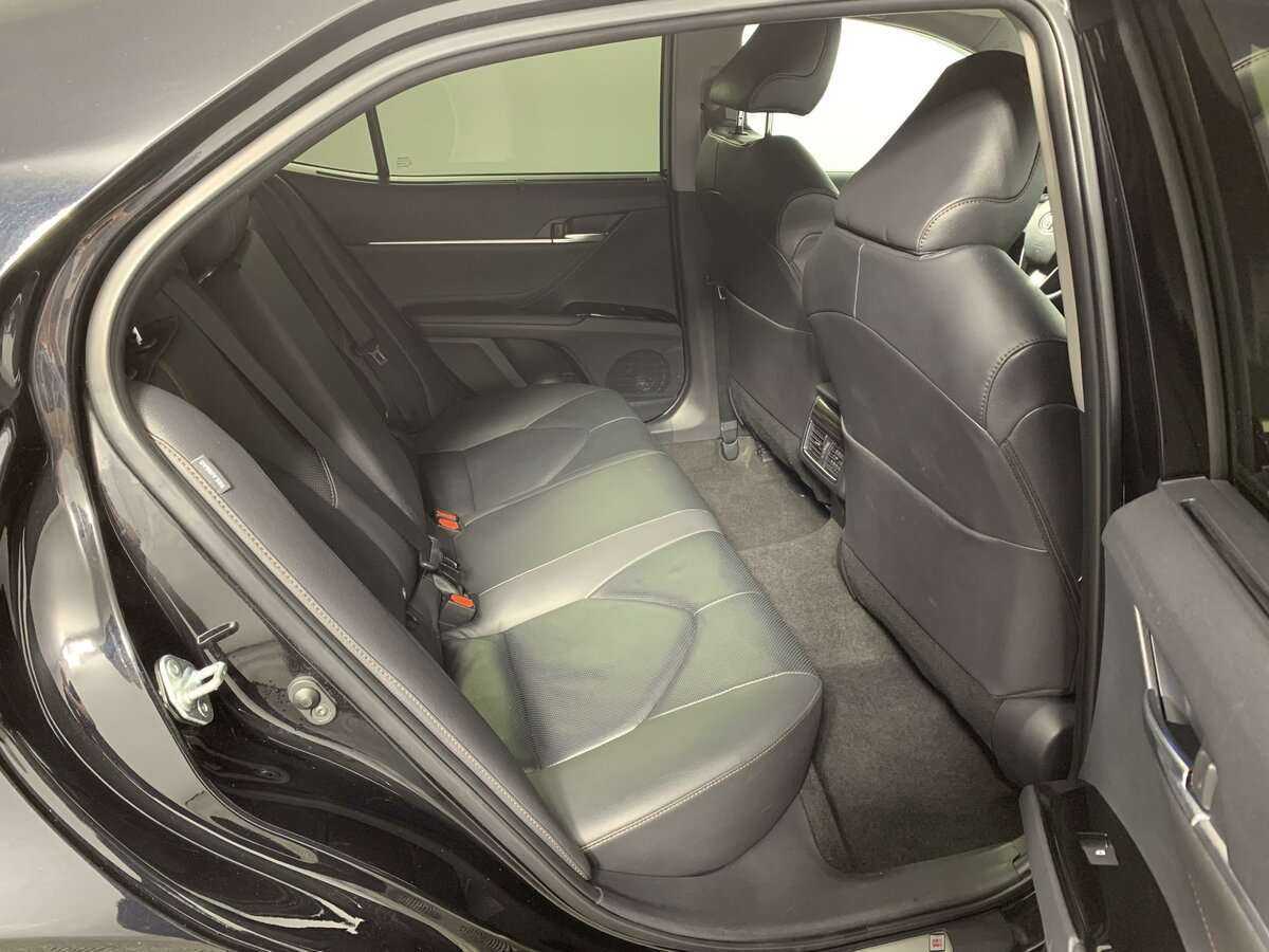 Б/У Тойота Камри 2020 года. Фото: #12