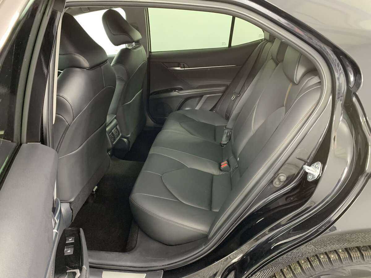 Б/У Тойота Камри 2019 года. Фото: #9