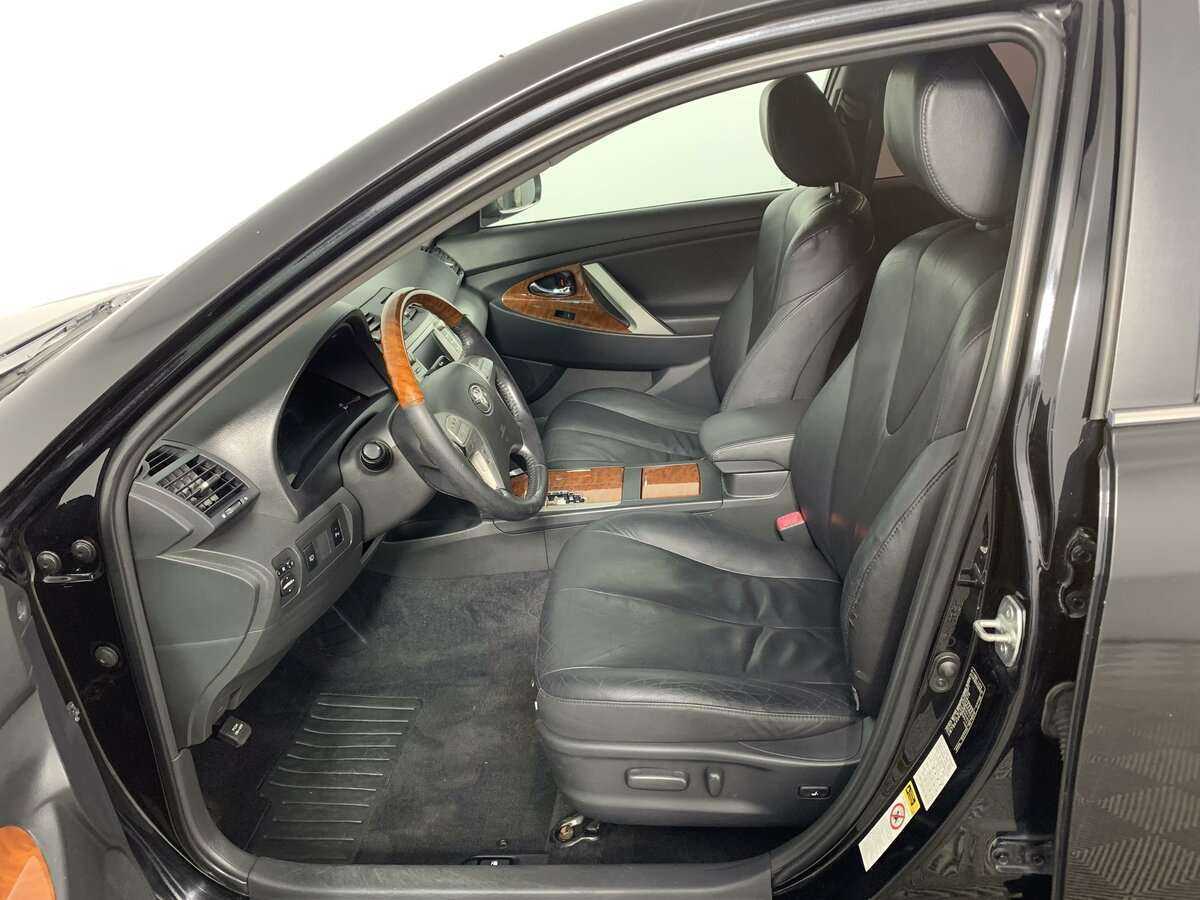 Б/У Тойота Камри 2011 года. Фото: #12