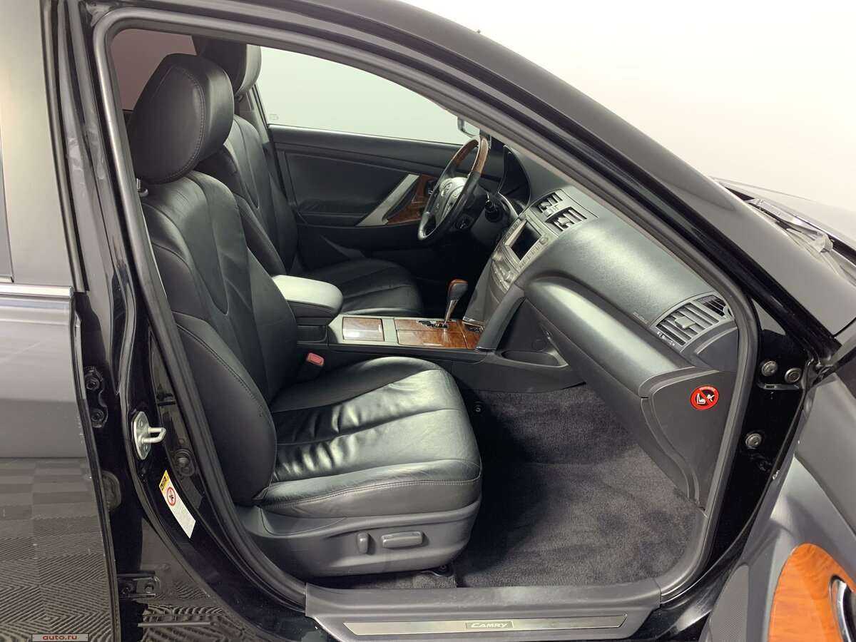 Б/У Тойота Камри 2011 года. Фото: #14