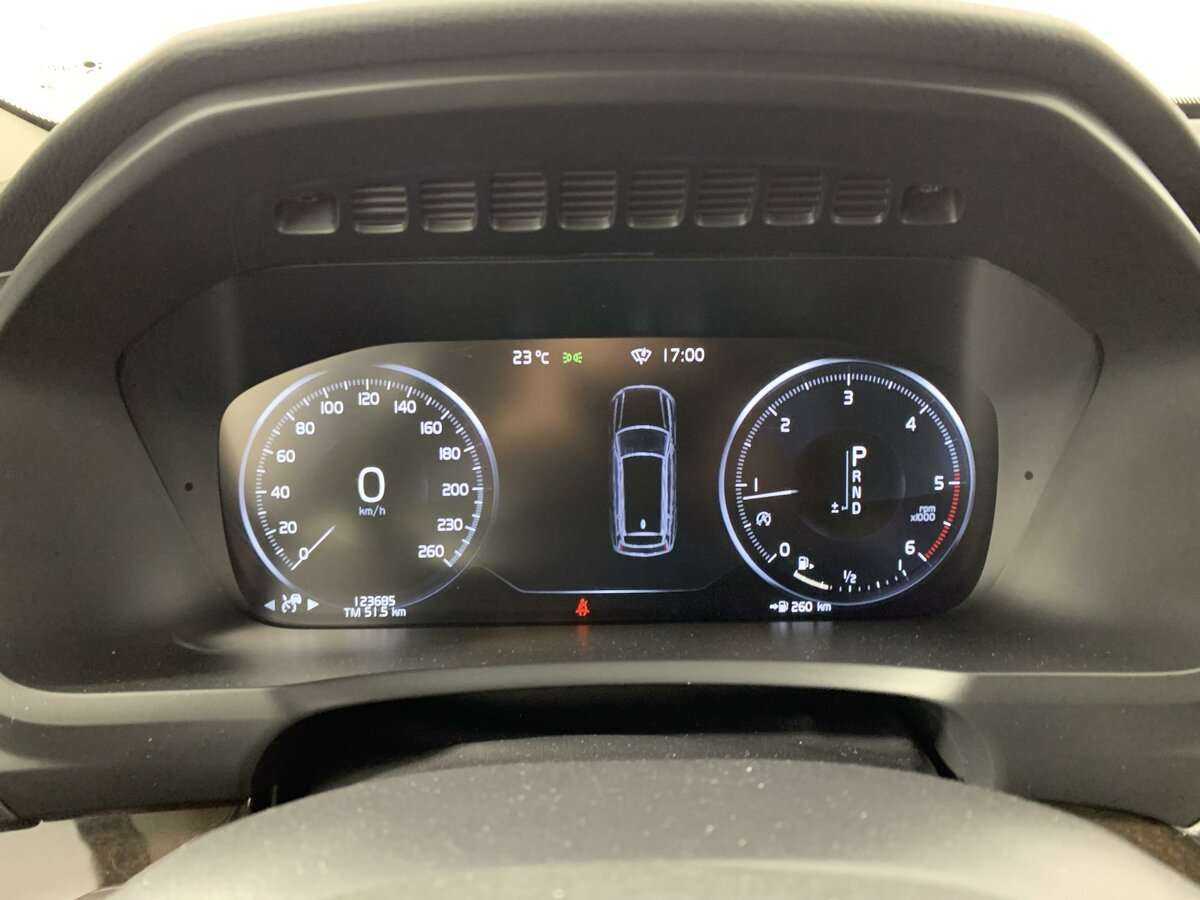 Б/У Вольво ИксЦ90 2016 года. Фото: #10