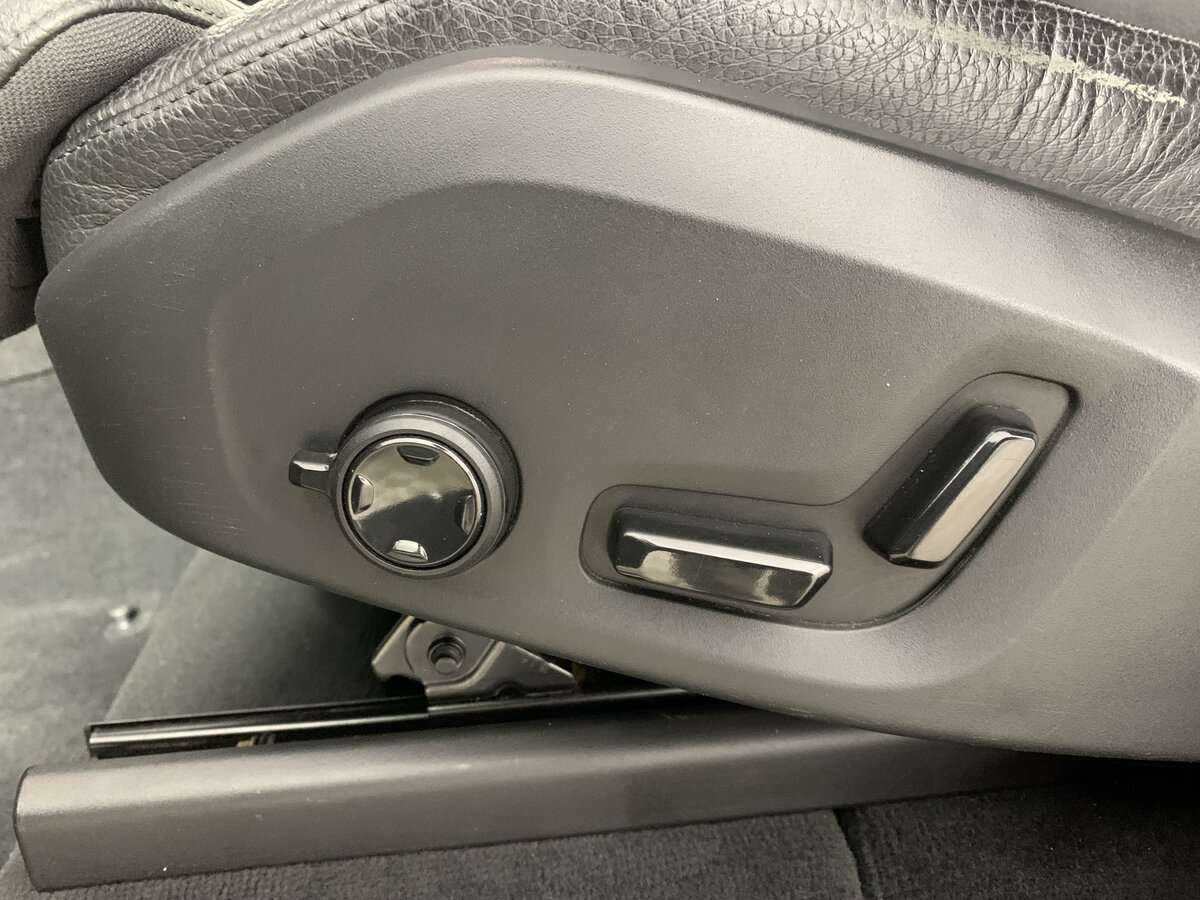 Б/У Вольво ИксЦ90 2016 года. Фото: #17