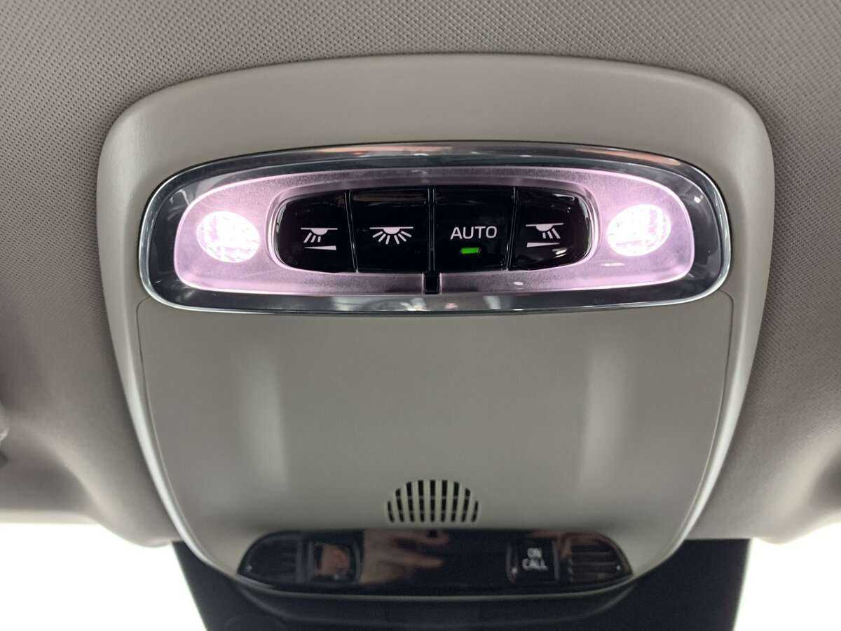 Б/У Вольво ИксЦ90 2016 года. Фото: #19