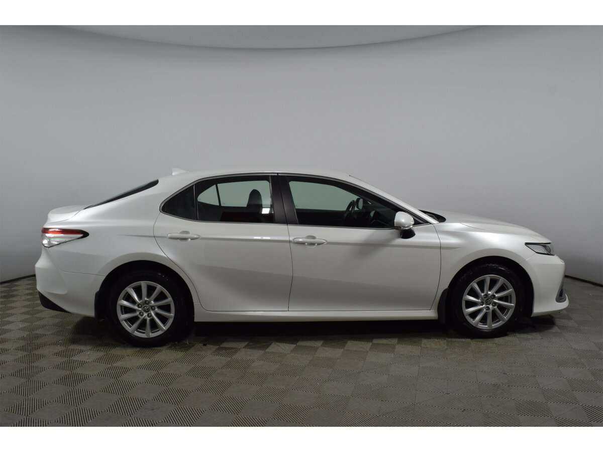 Б/У Тойота Камри 2021 года. Фото: #3