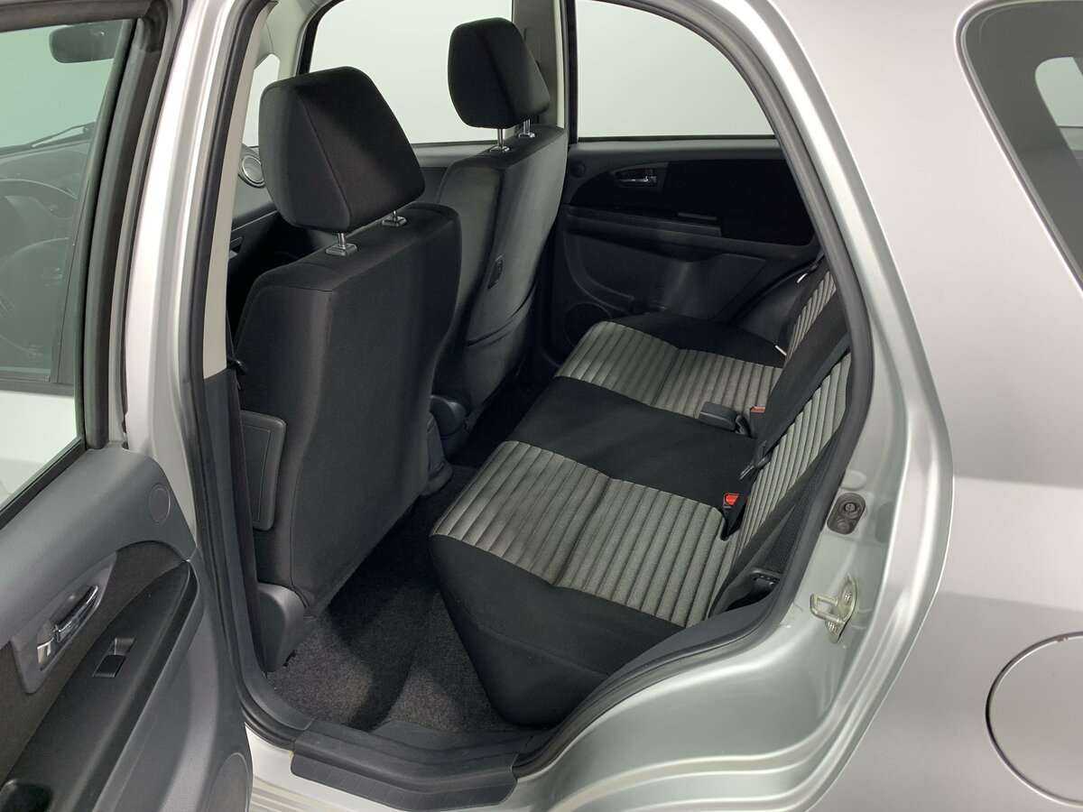 Б/У Сузуки С-Икс4 2010 года. Фото: #9