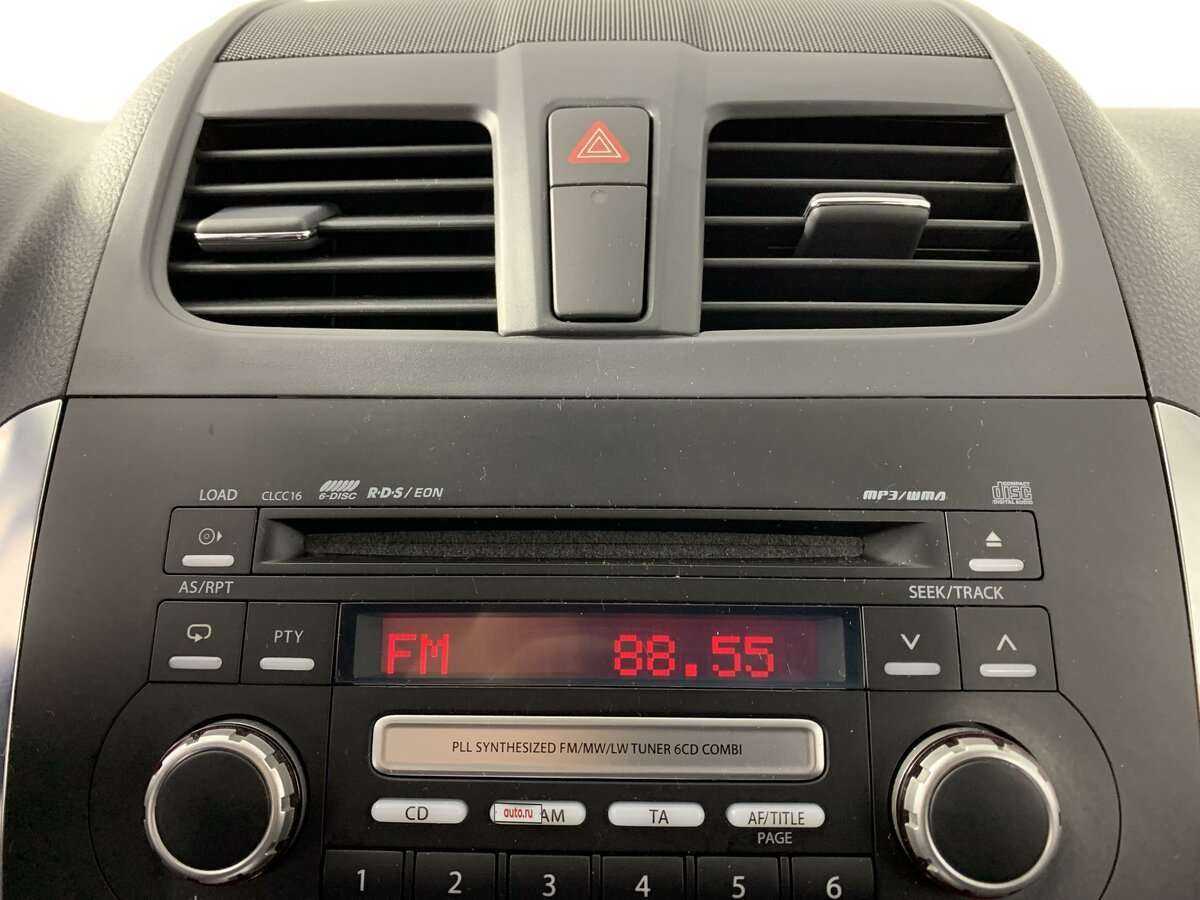 Б/У Сузуки С-Икс4 2010 года. Фото: #12