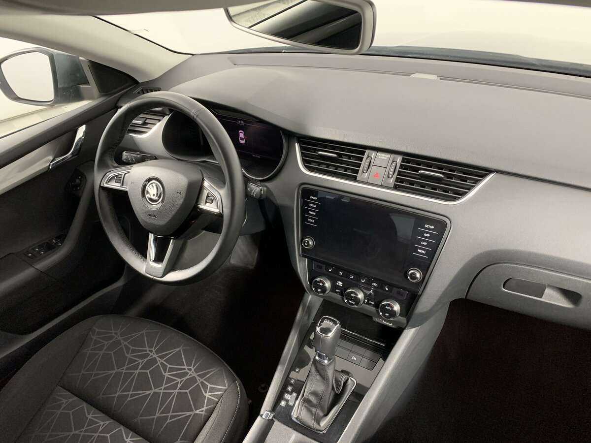 Б/У Шкода Октавия 2020 года. Фото: #8