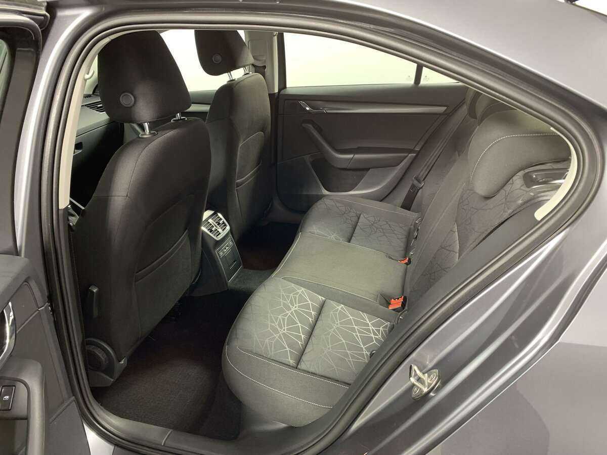 Б/У Шкода Октавия 2020 года. Фото: #9