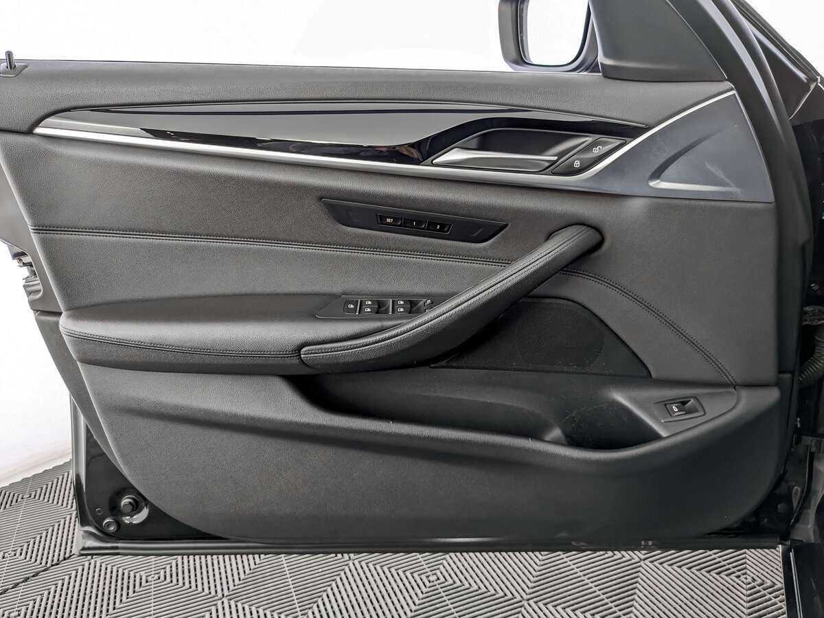 Б/У БМВ 5 серии 2018 года. Фото: #12