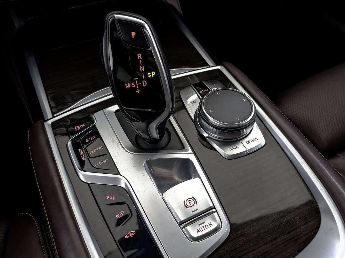 Б/У БМВ 7 серии 2017 года. Фото: #20