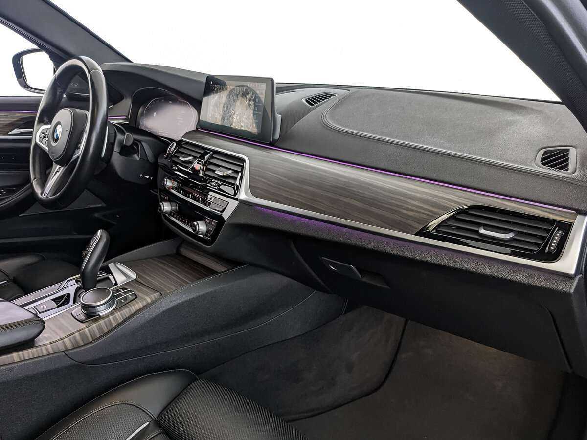 Б/У БМВ 5 серии 2019 года. Фото: #8