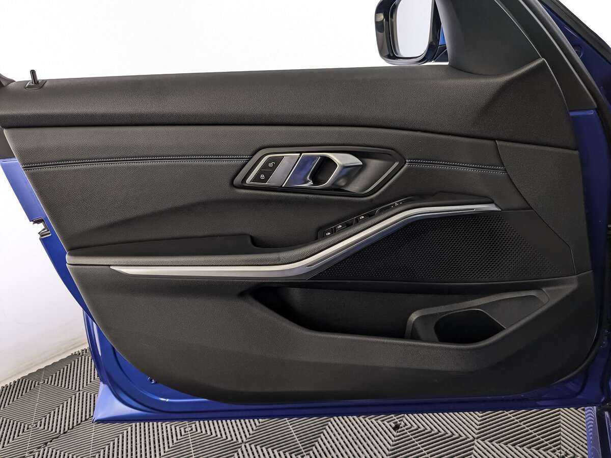 Б/У БМВ 3 серии 2019 года. Фото: #17