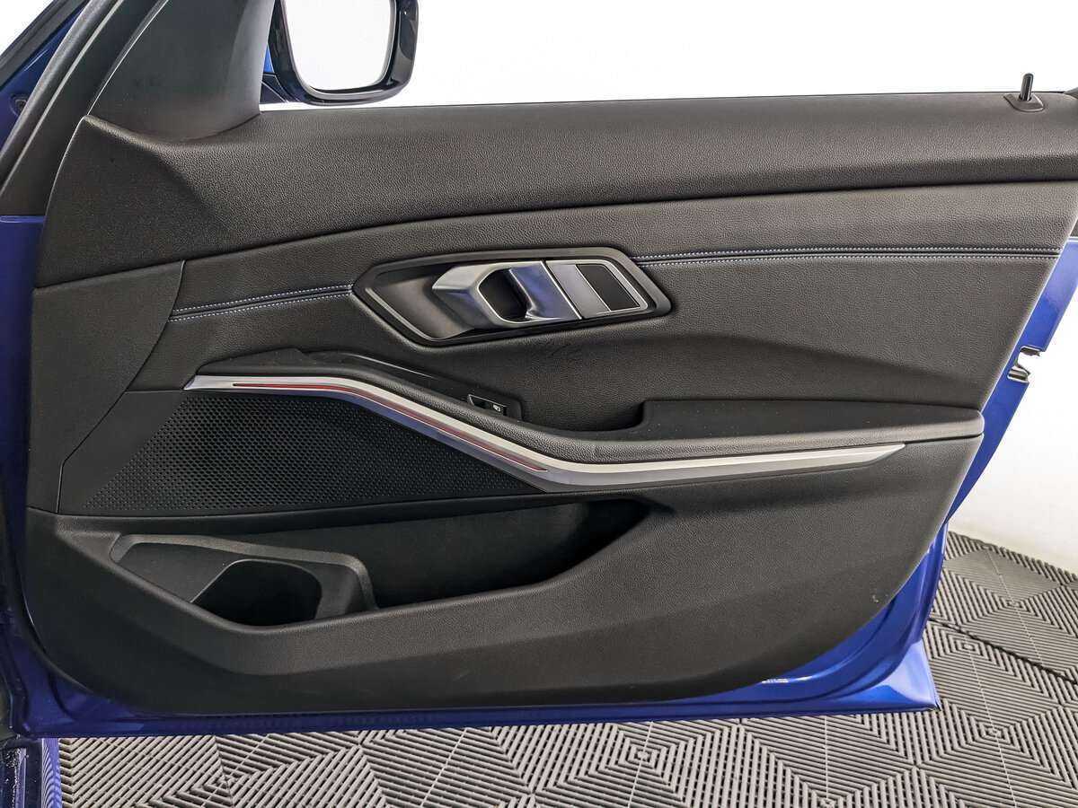 Б/У БМВ 3 серии 2019 года. Фото: #23