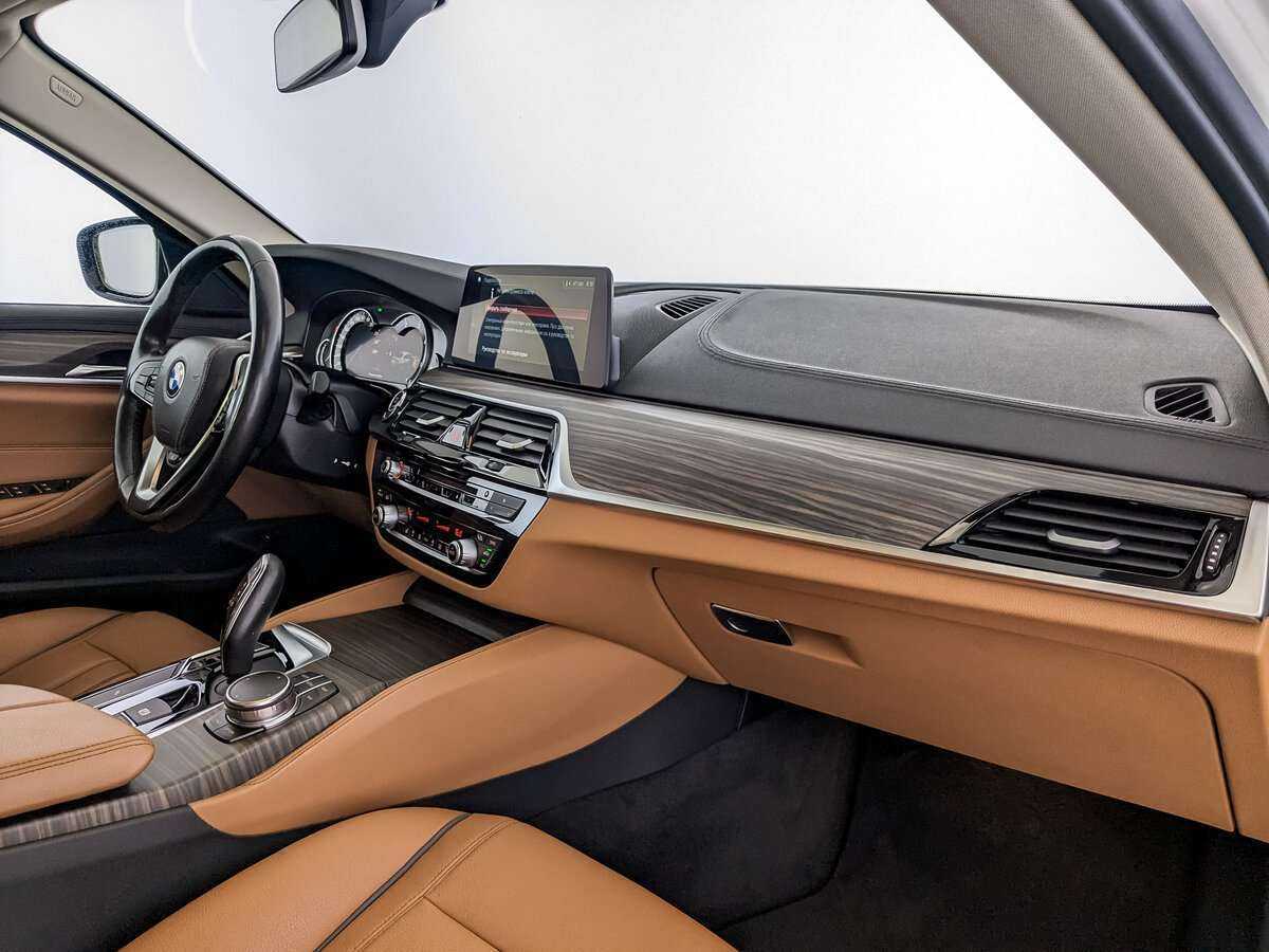 Б/У БМВ 5 серии 2017 года. Фото: #10