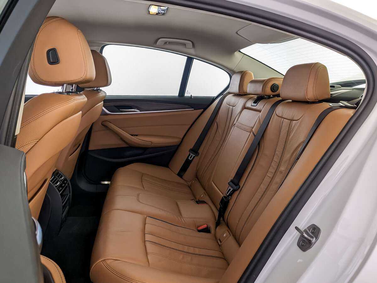 Б/У БМВ 5 серии 2017 года. Фото: #11