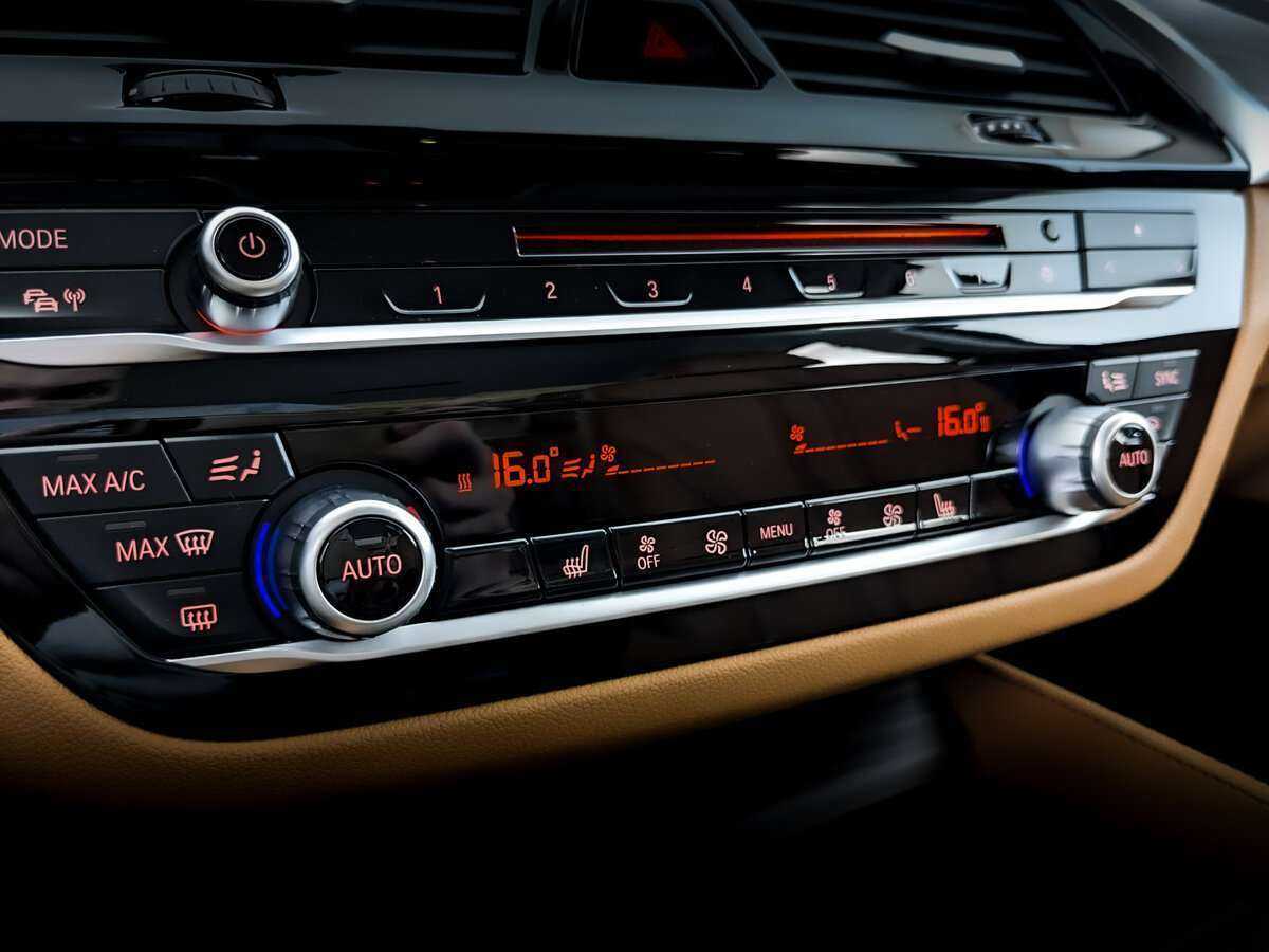 Б/У БМВ 5 серии 2017 года. Фото: #19