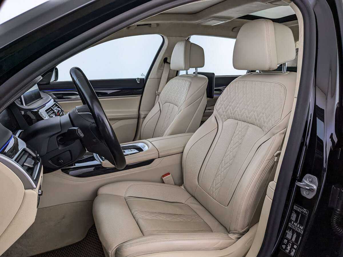 Б/У БМВ 7 серии 2021 года. Фото: #13