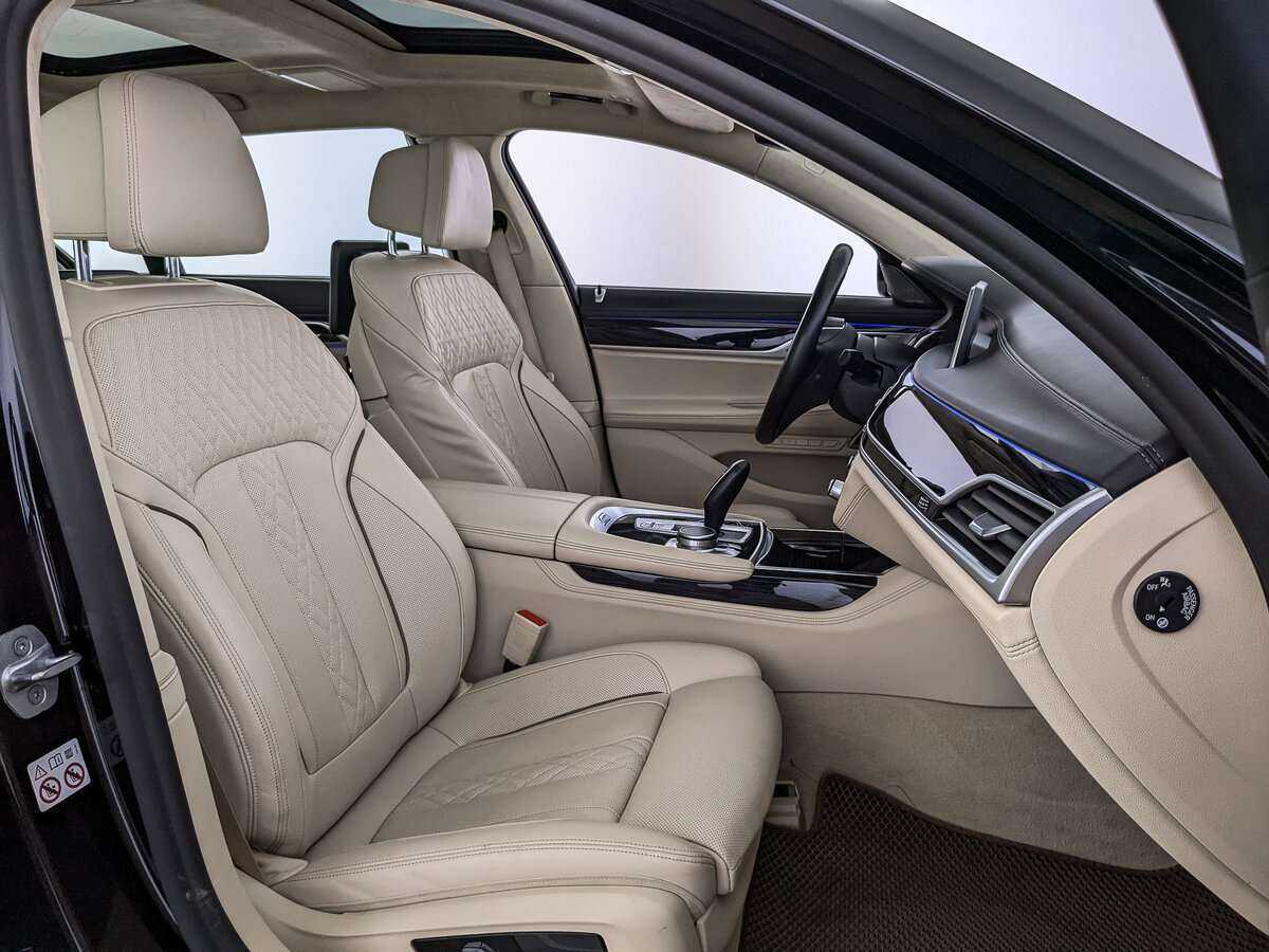 Б/У БМВ 7 серии 2021 года. Фото: #16