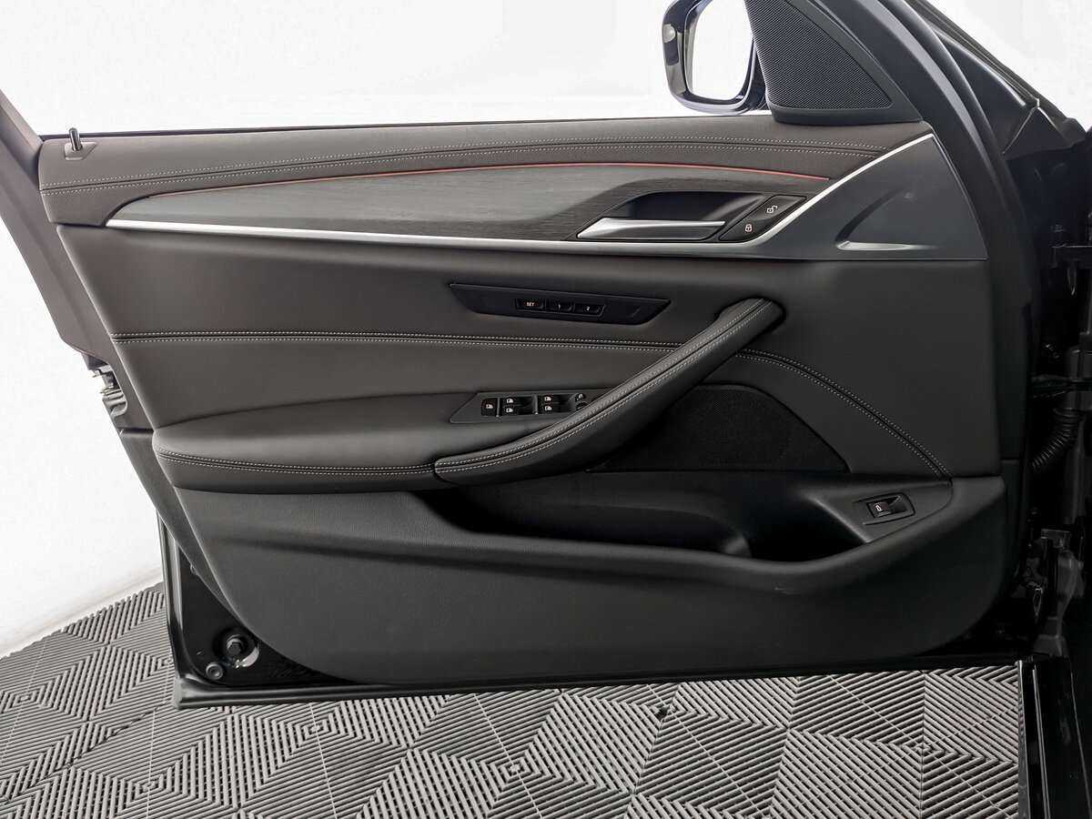 Б/У БМВ 5 серии 2021 года. Фото: #9