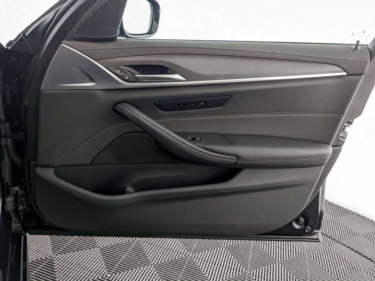 Б/У БМВ 5 серии 2021 года. Фото: #17