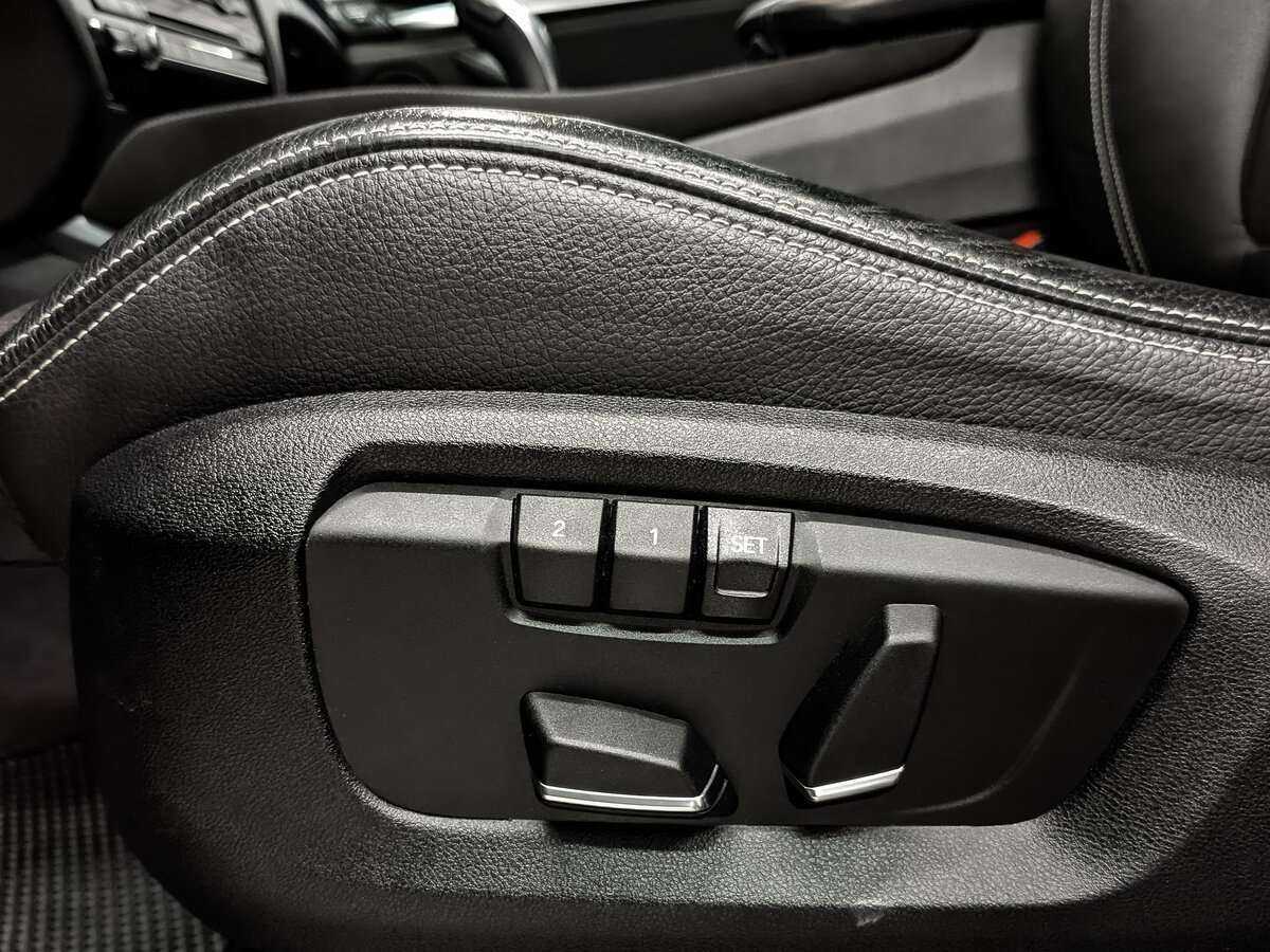 Б/У БМВ Икс6 2019 года. Фото: #18